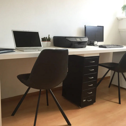 Bureaubladen folie in werkkamer