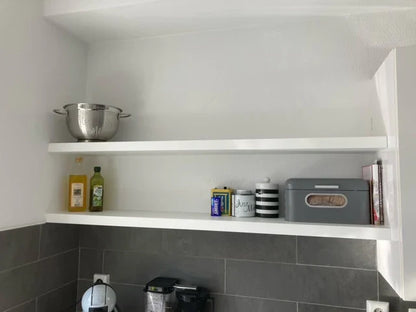 Witte planken in keuken